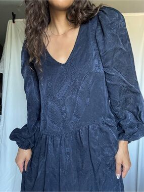 A Bronze Age custom Daphne Navy Paisley V-Neck Long Sleeve Dress